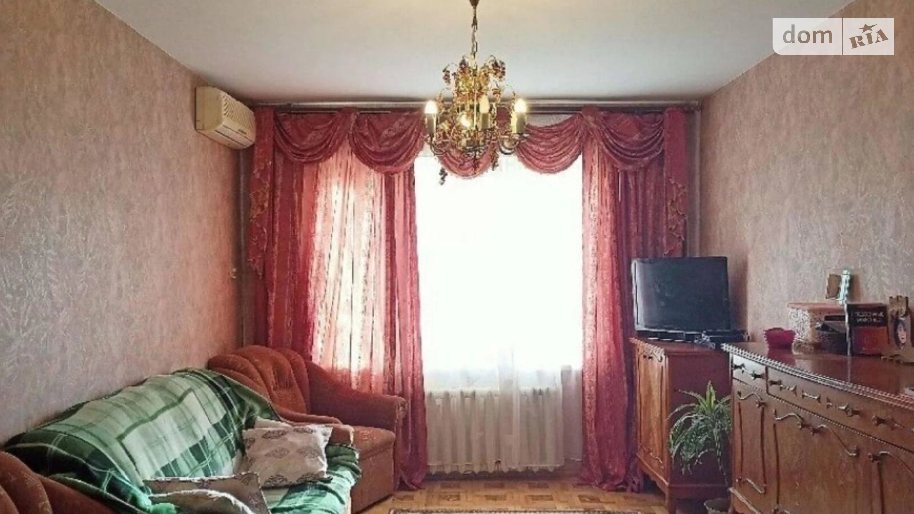 Продається 3-кімнатна квартира 60 кв. м у Одесі, вул. Махачкалинська