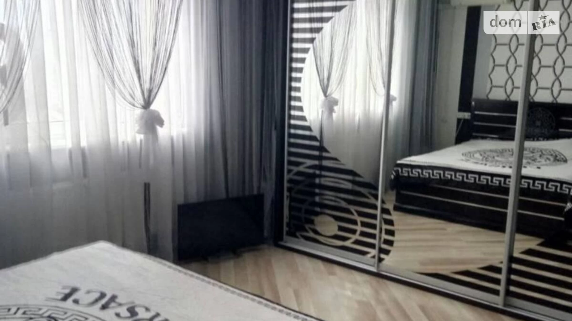 Продается 2-комнатная квартира 69 кв. м в Одессе, ул. Якова Бреуса