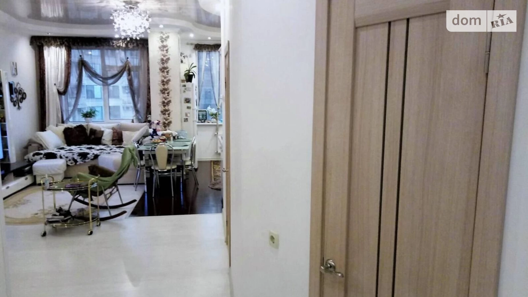 Продается 3-комнатная квартира 92.8 кв. м в Одессе, плато Гагаринское