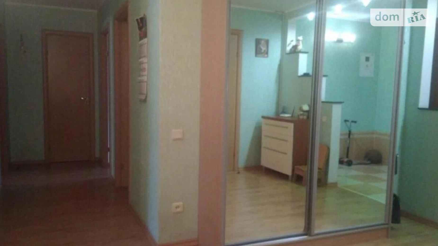 Продається 4-кімнатна квартира 137 кв. м у Одесі, вул. Палубна