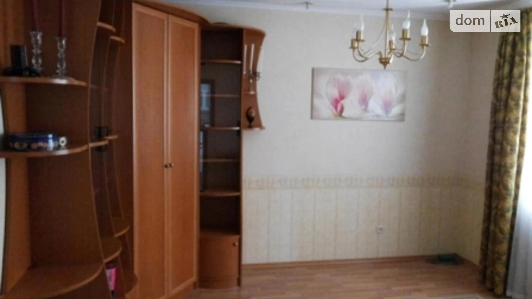 Продається 4-кімнатна квартира 142 кв. м у Одесі, вул. Педагогічна