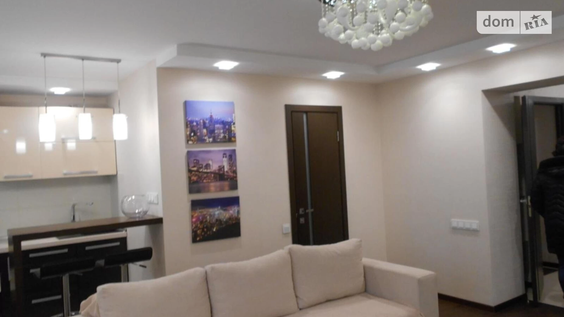 Продается 3-комнатная квартира 74 кв. м в Одессе, ул. Картамышевская