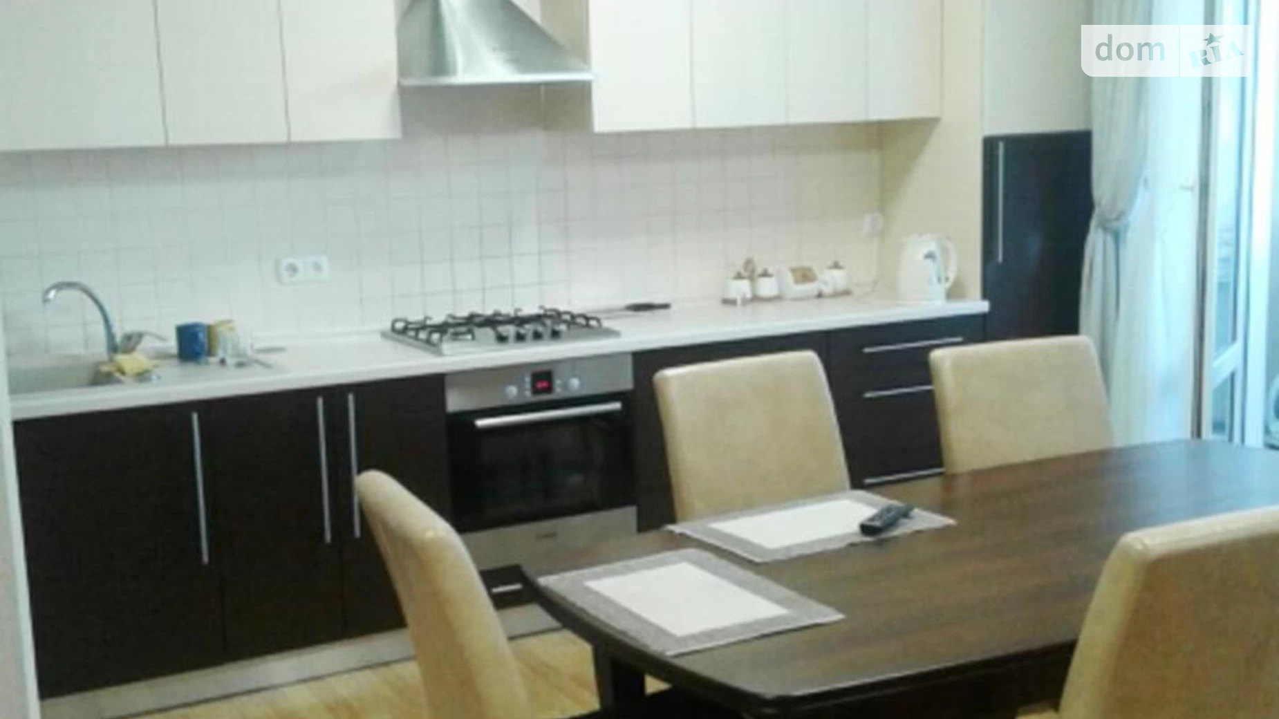 Продается 3-комнатная квартира 75 кв. м в Одессе, ул. Композитора Нищинского