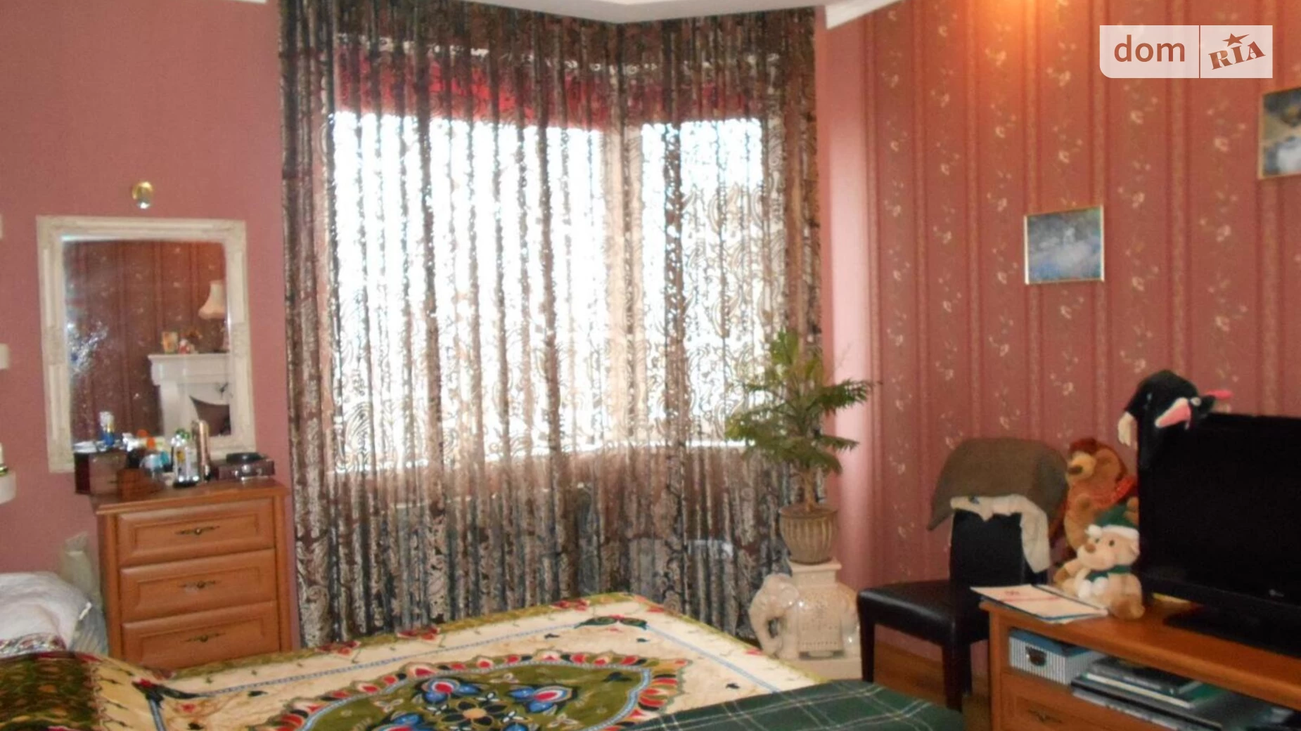 Продается 3-комнатная квартира 116 кв. м в Одессе, ул. Среднефонтанская