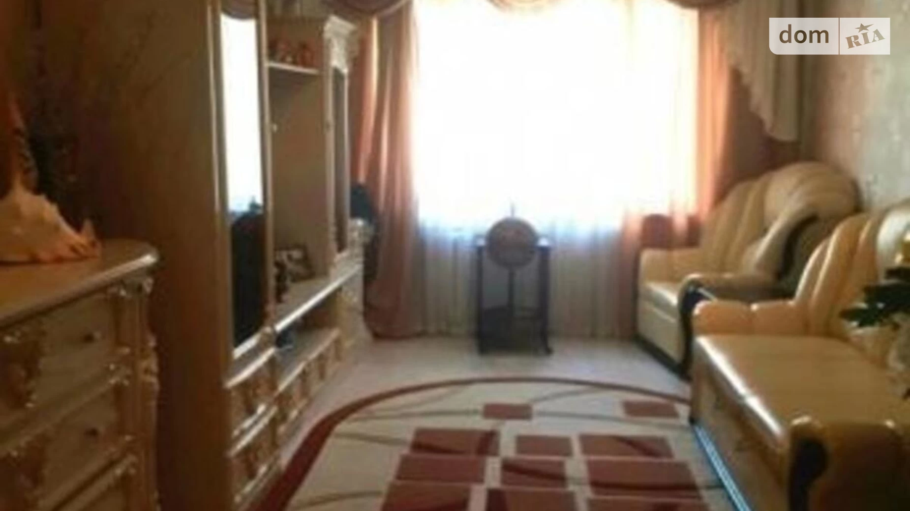Продається 3-кімнатна квартира 65 кв. м у Одесі, вул. Махачкалинська