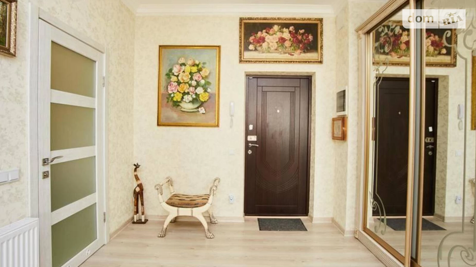 Продается 3-комнатная квартира 96 кв. м в Одессе, ул. Макаренко