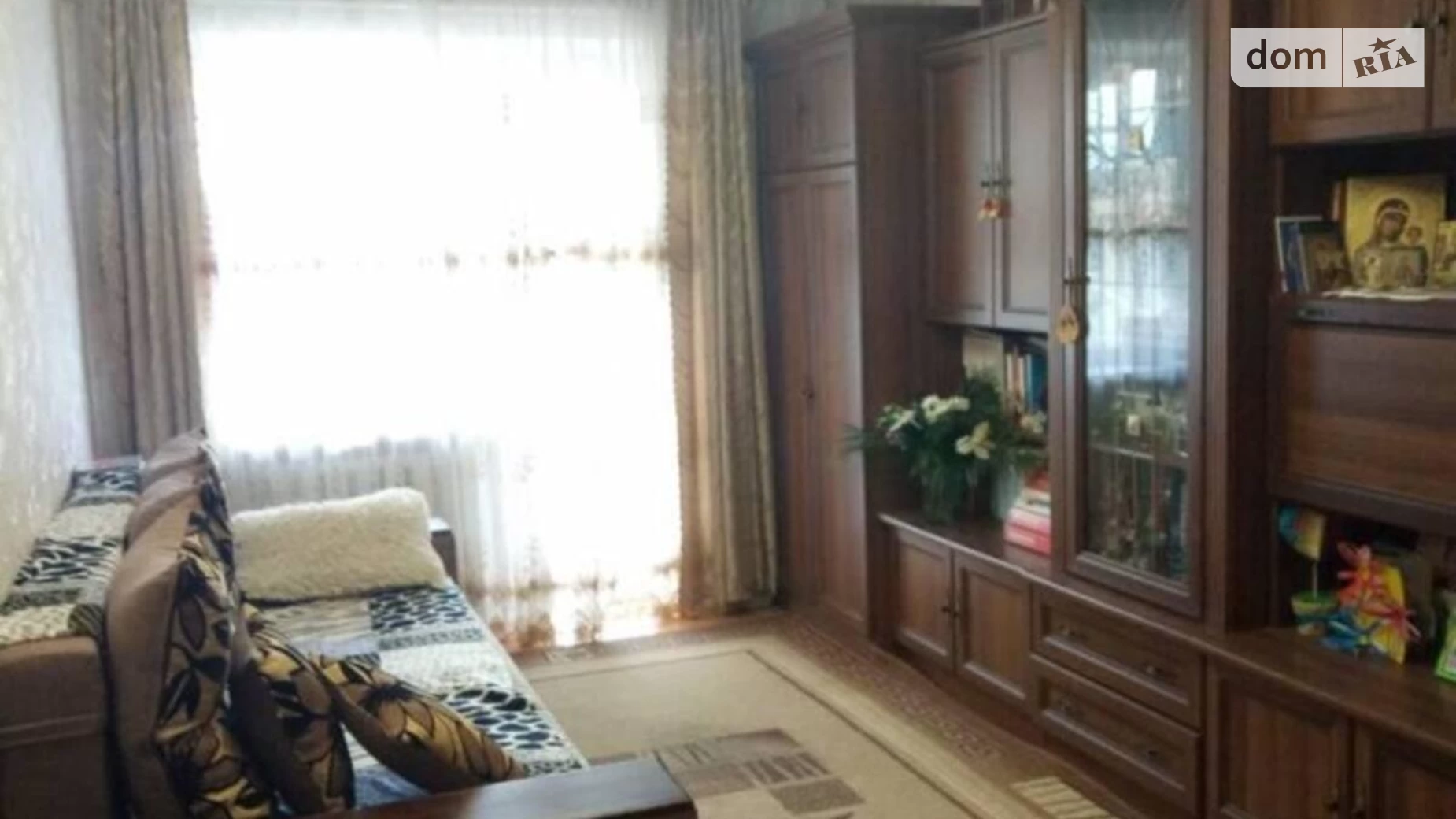 Продається 2-кімнатна квартира 44.8 кв. м у Великодолинському, вул. Паркова