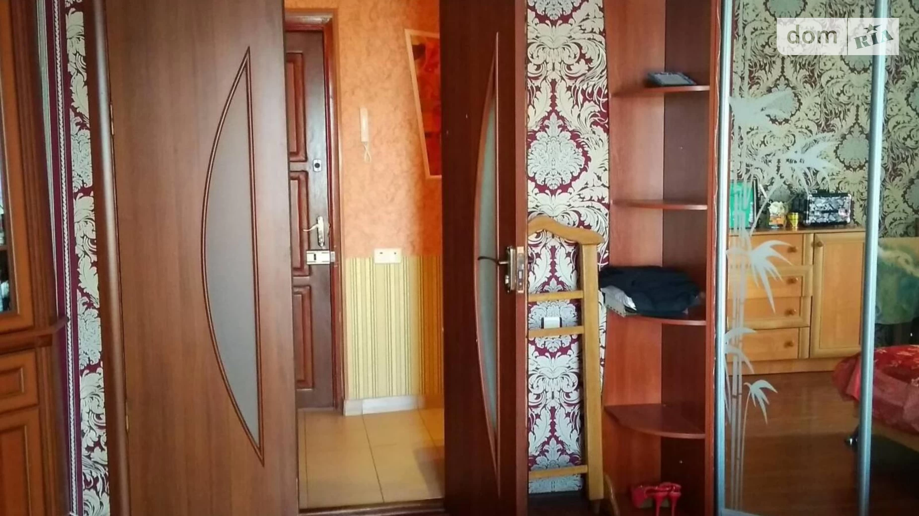Продается 3-комнатная квартира 66.8 кв. м в Одессе, ул. Крымская