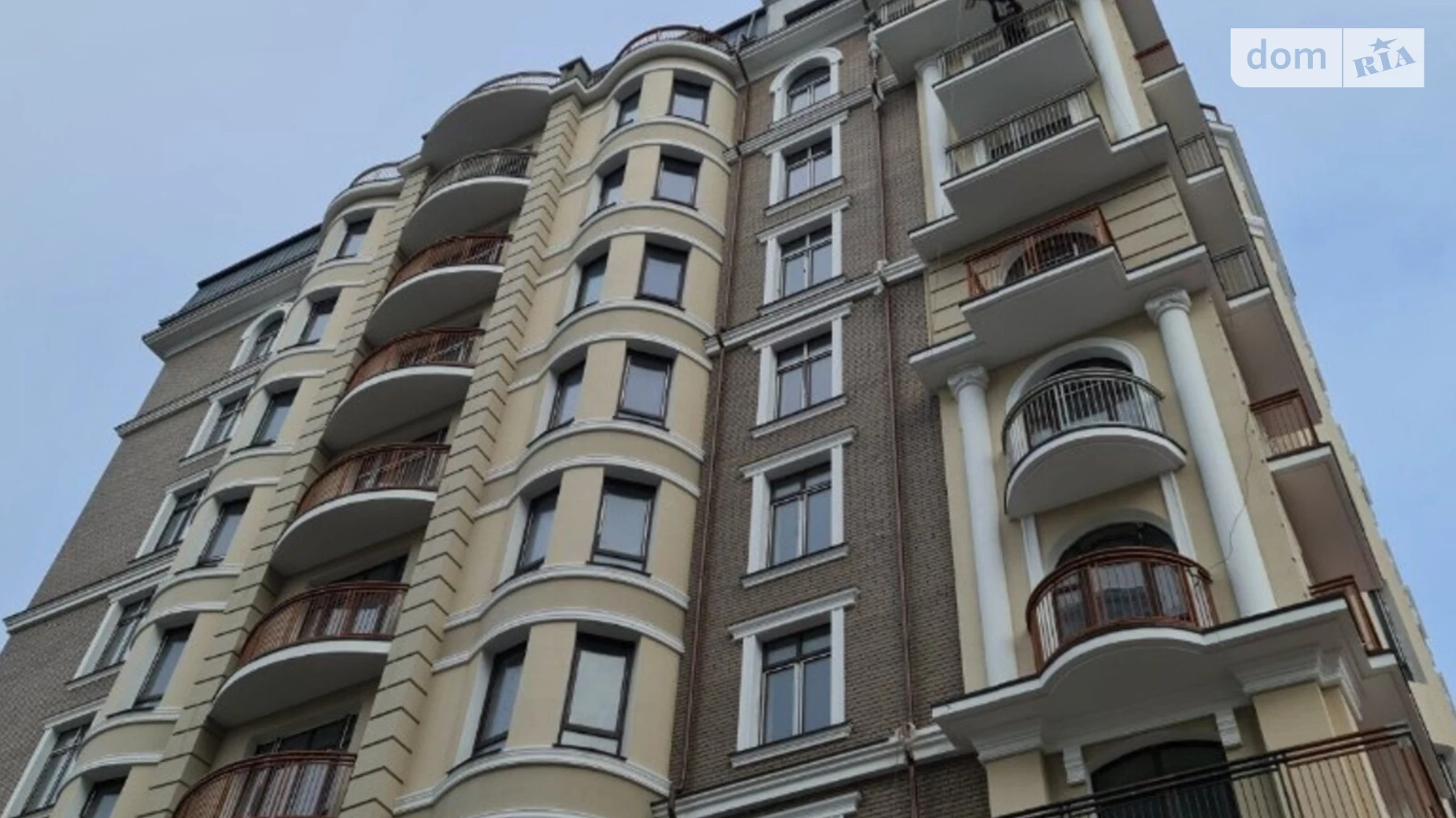 Продается 3-комнатная квартира 108 кв. м в Одессе, ул. Бориса Литвака