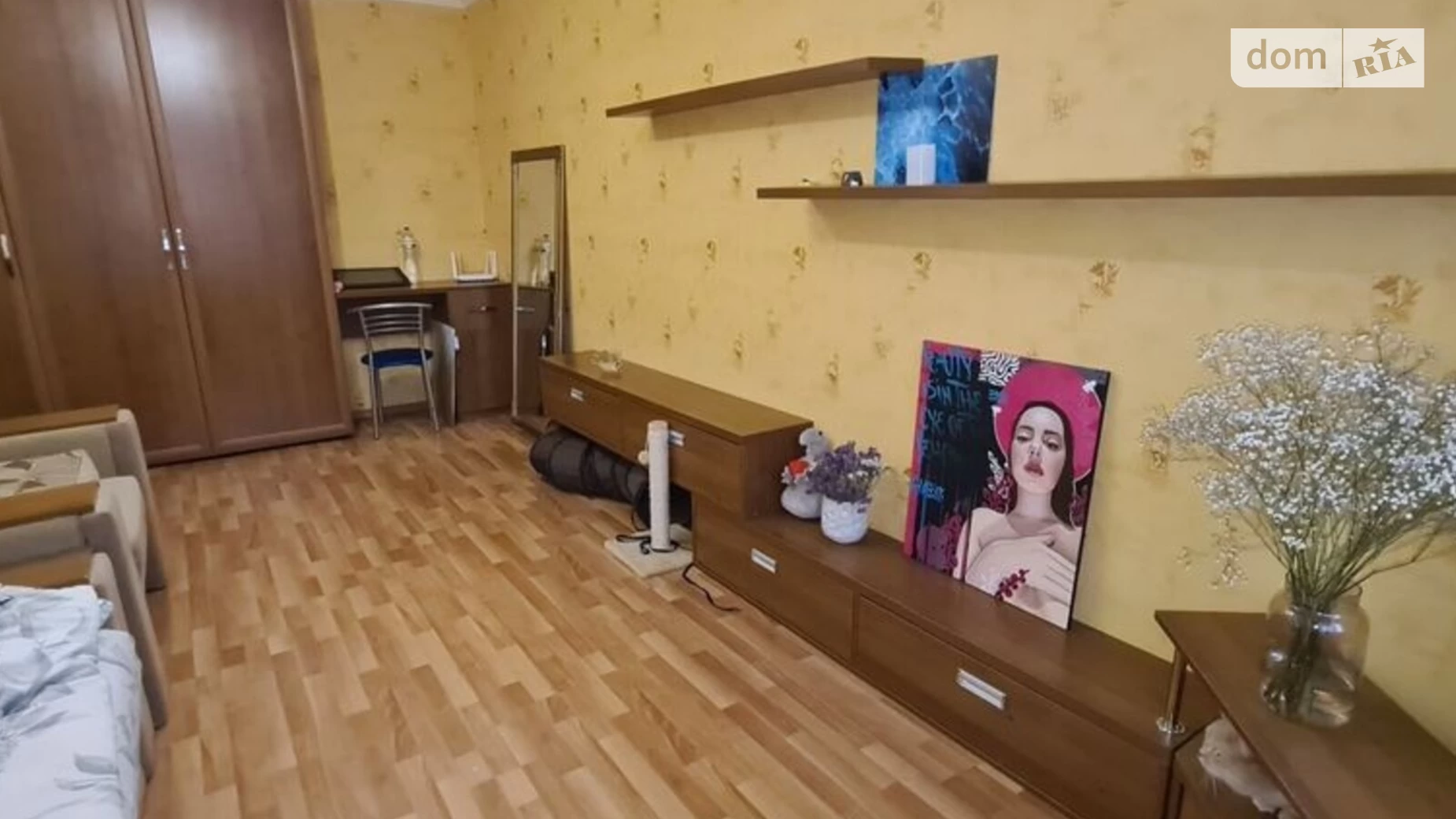Продается 1-комнатная квартира 32 кв. м в Полтаве, ул. Духова