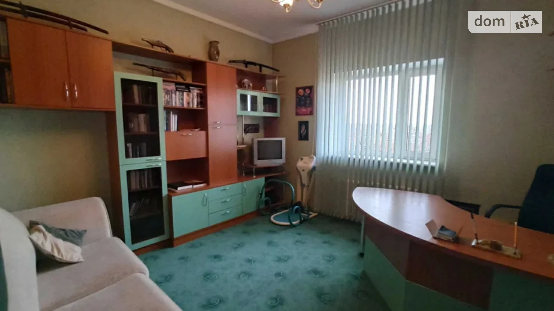 Продается дом на 2 этажа 190 кв. м с камином, цена: 220000 $ - фото 3
