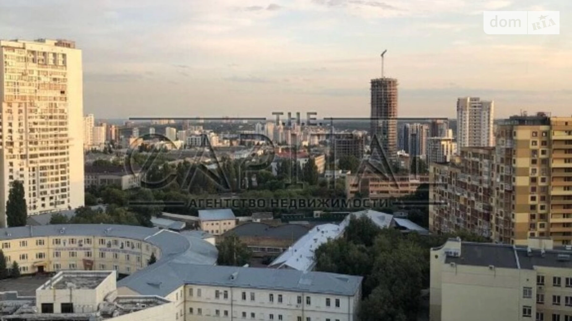 Продается 3-комнатная квартира 90 кв. м в Киеве, ул. Генерала Алмазова, 18/7 - фото 2