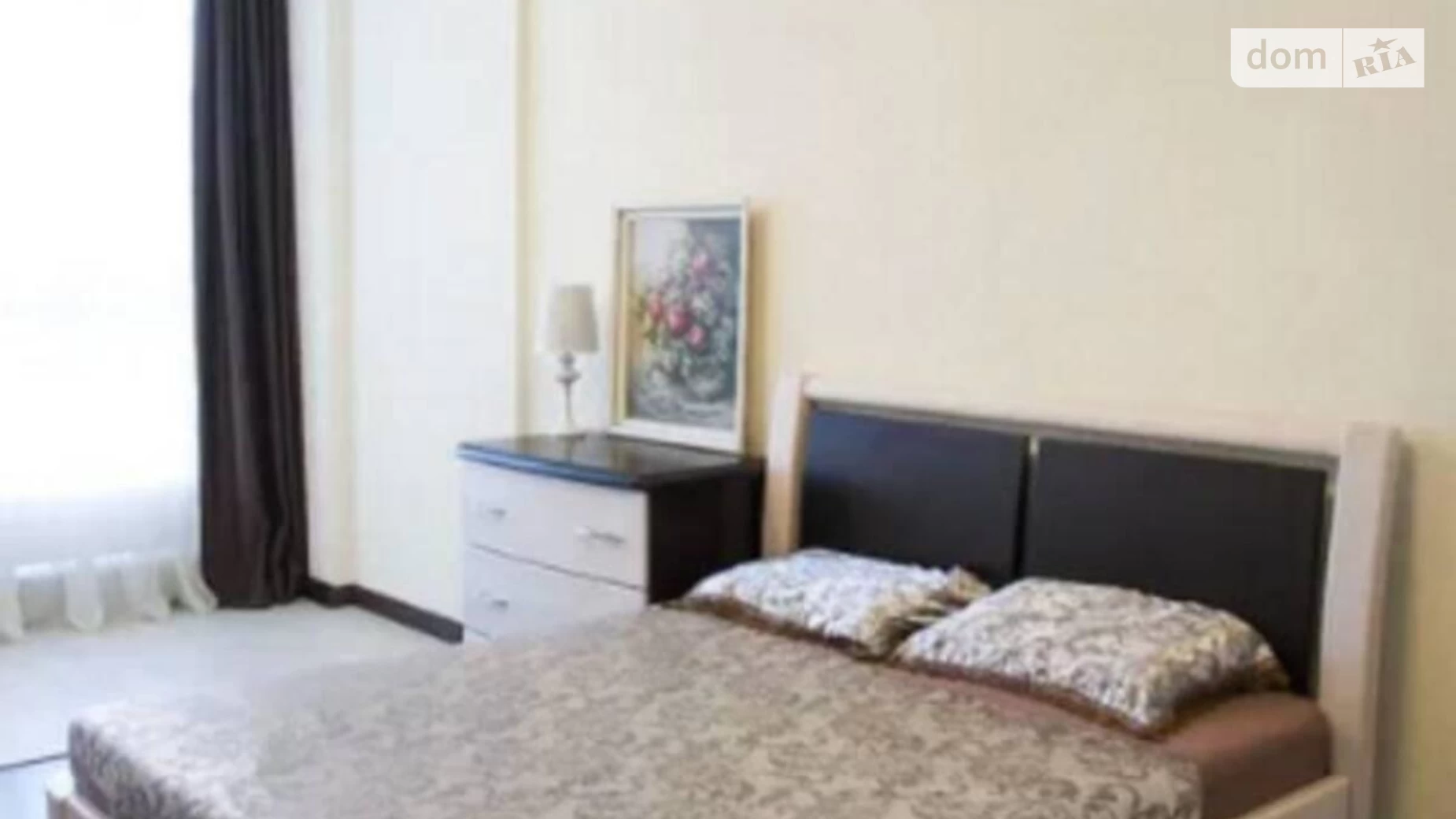 Продается 2-комнатная квартира 73 кв. м в Одессе, ул. Академика Королева