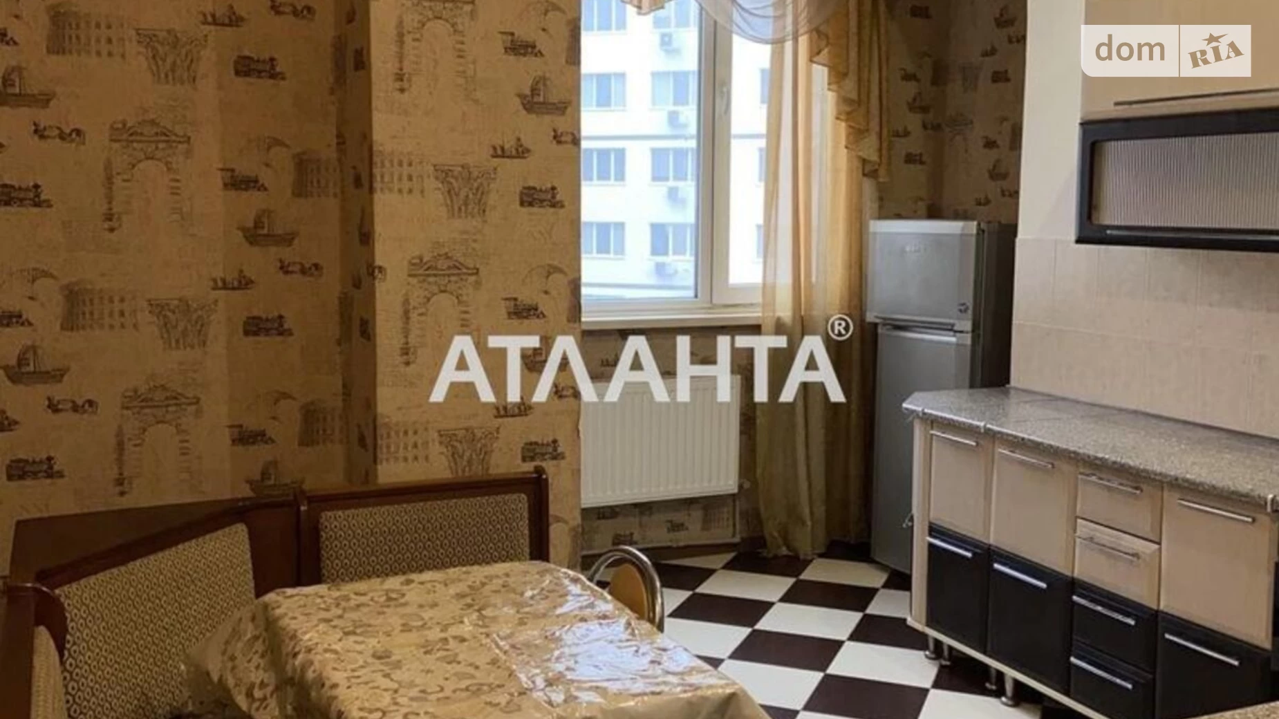 Продається 2-кімнатна квартира 65 кв. м у Одесі