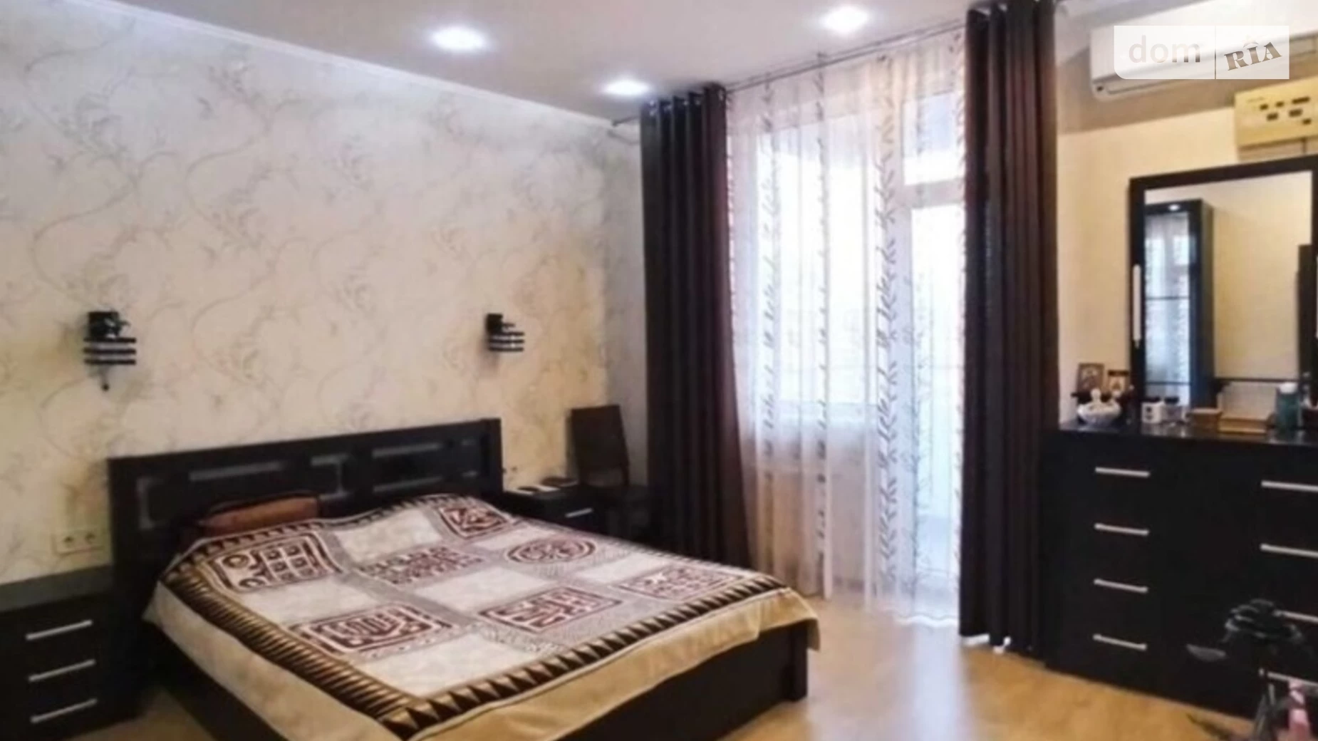 Продается 2-комнатная квартира 62 кв. м в Одессе, ул. Люстдорфская дорога - фото 2