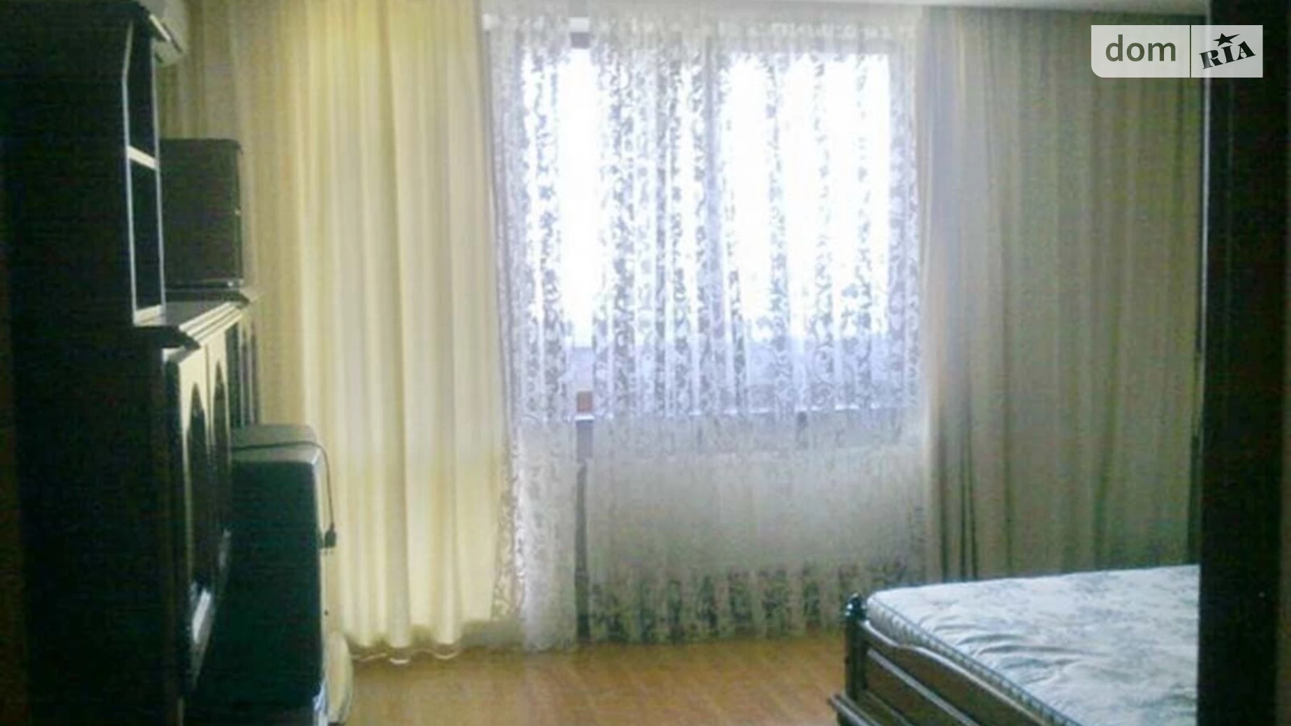 Продается 1-комнатная квартира 61 кв. м в Одессе, ул. Мачтовая, 17