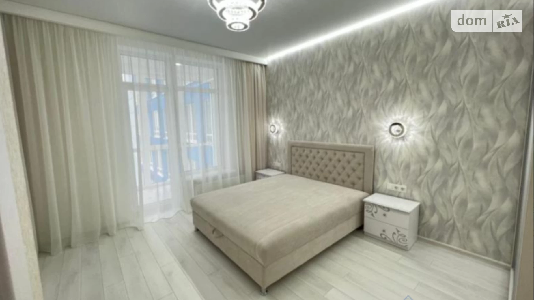 Продается 2-комнатная квартира 70 кв. м в Одессе, ул. Толбухина, 135 - фото 4