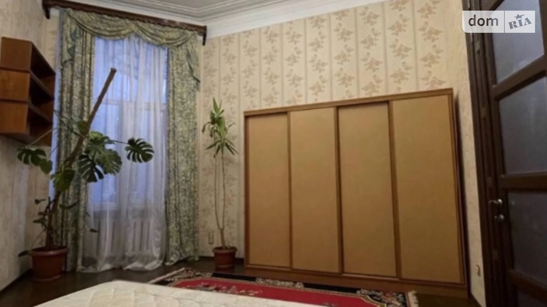Продається 3-кімнатна квартира 75 кв. м у Одесі, вул. Дерибасівська