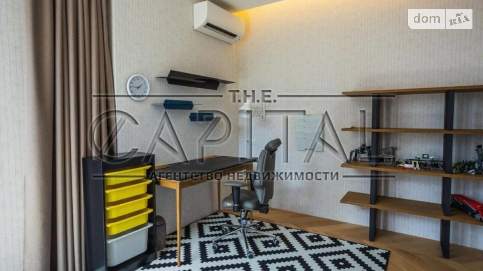 Продается 4-комнатная квартира 131 кв. м в Киеве, ул. Коновальца Евгения, 26А