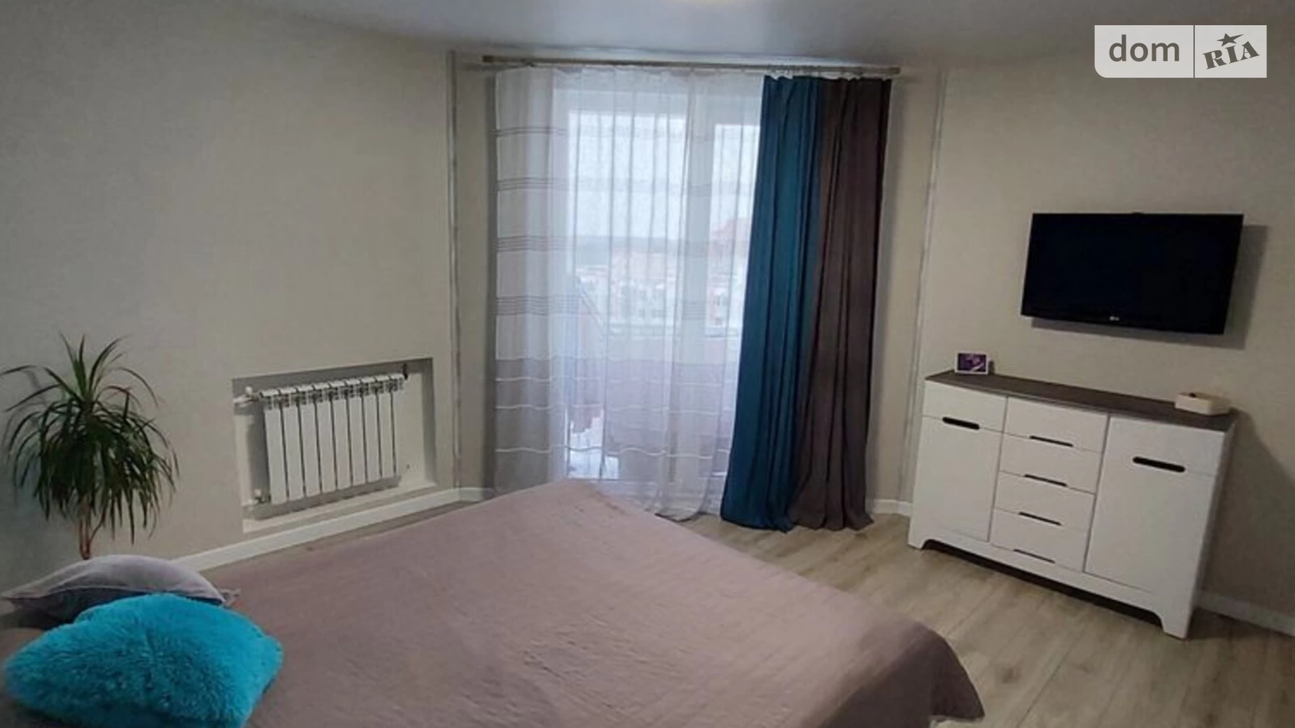 Продается 2-комнатная квартира 71 кв. м в Полтаве, ул. Головко