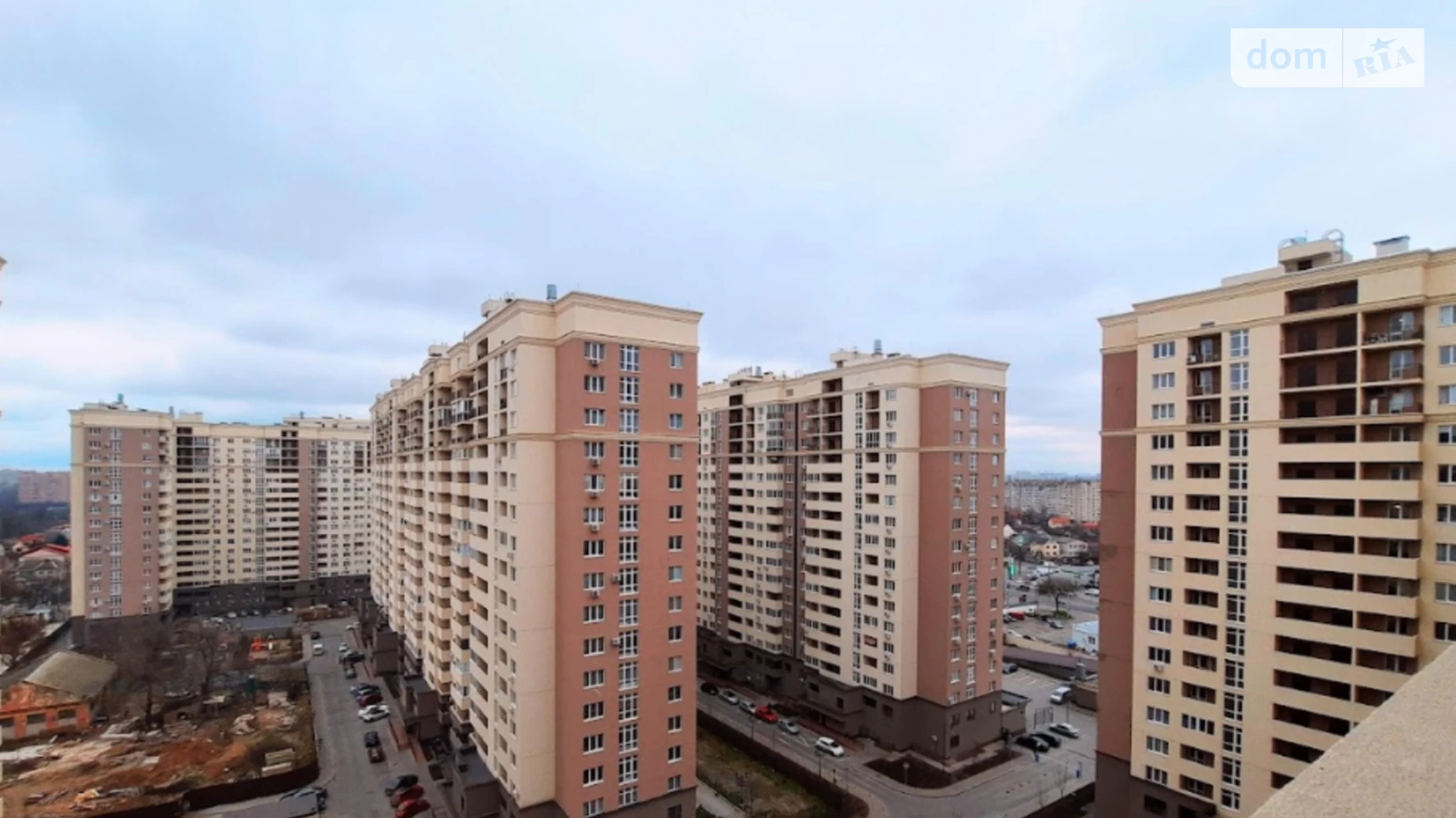 Продается 1-комнатная квартира 40 кв. м в Одессе, ул. Академика Воробьёва, 1 - фото 2