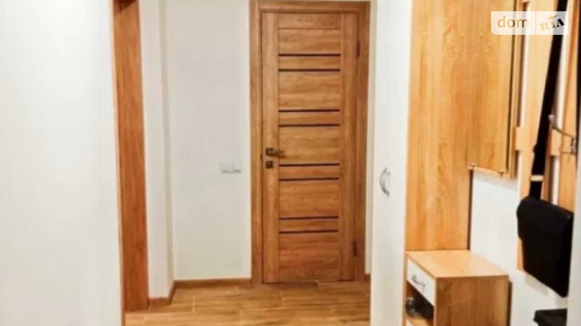 Продается 1-комнатная квартира 42 кв. м в Святопетровское, ул. Тепличная, 38