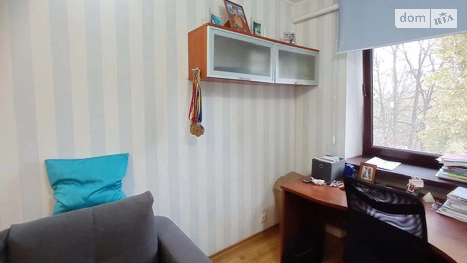 Продается 2-комнатная квартира 42.6 кв. м в Одессе, ул. Романа Кармена, 11
