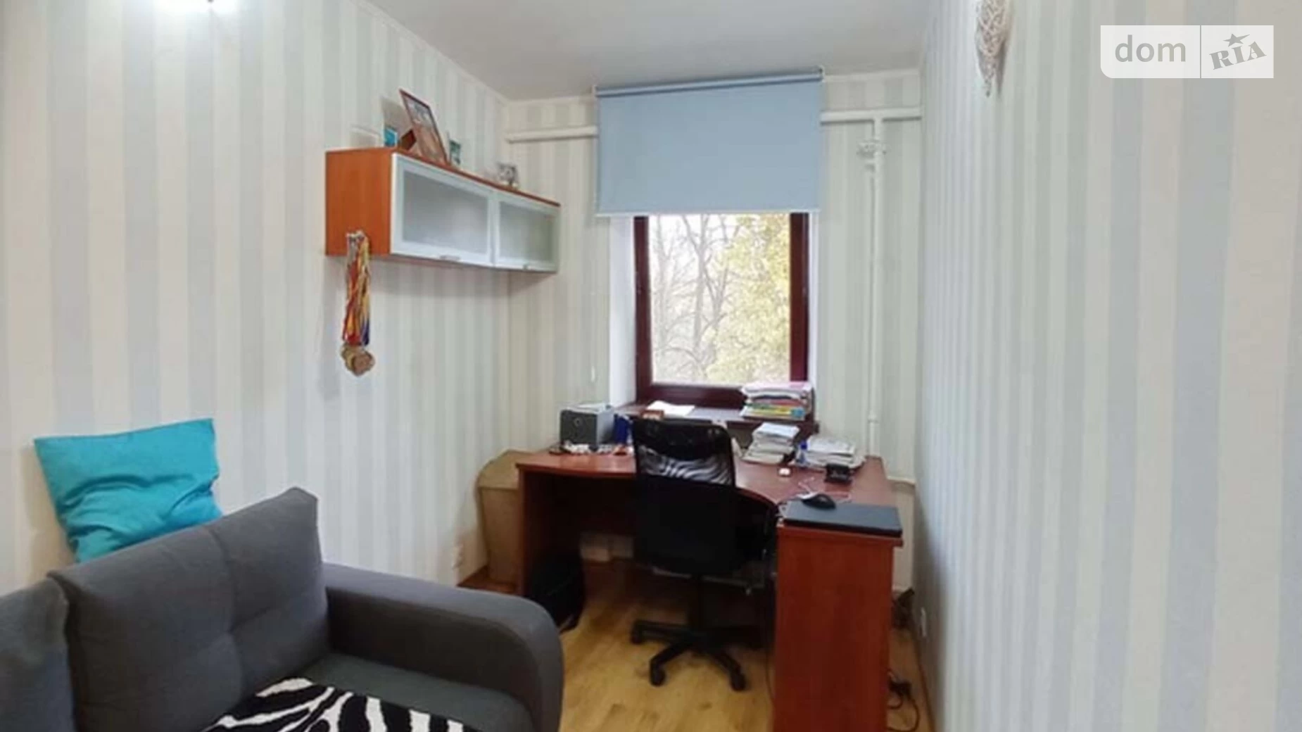 Продається 2-кімнатна квартира 42.6 кв. м у Одесі, вул. Романа Кармена, 11
