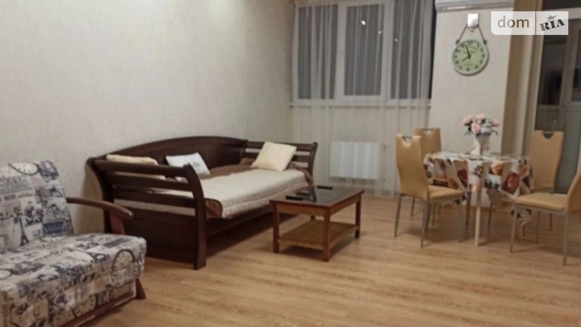Продається 1-кімнатна квартира 68 кв. м у Одесі, вул. Жаботинського, 56А