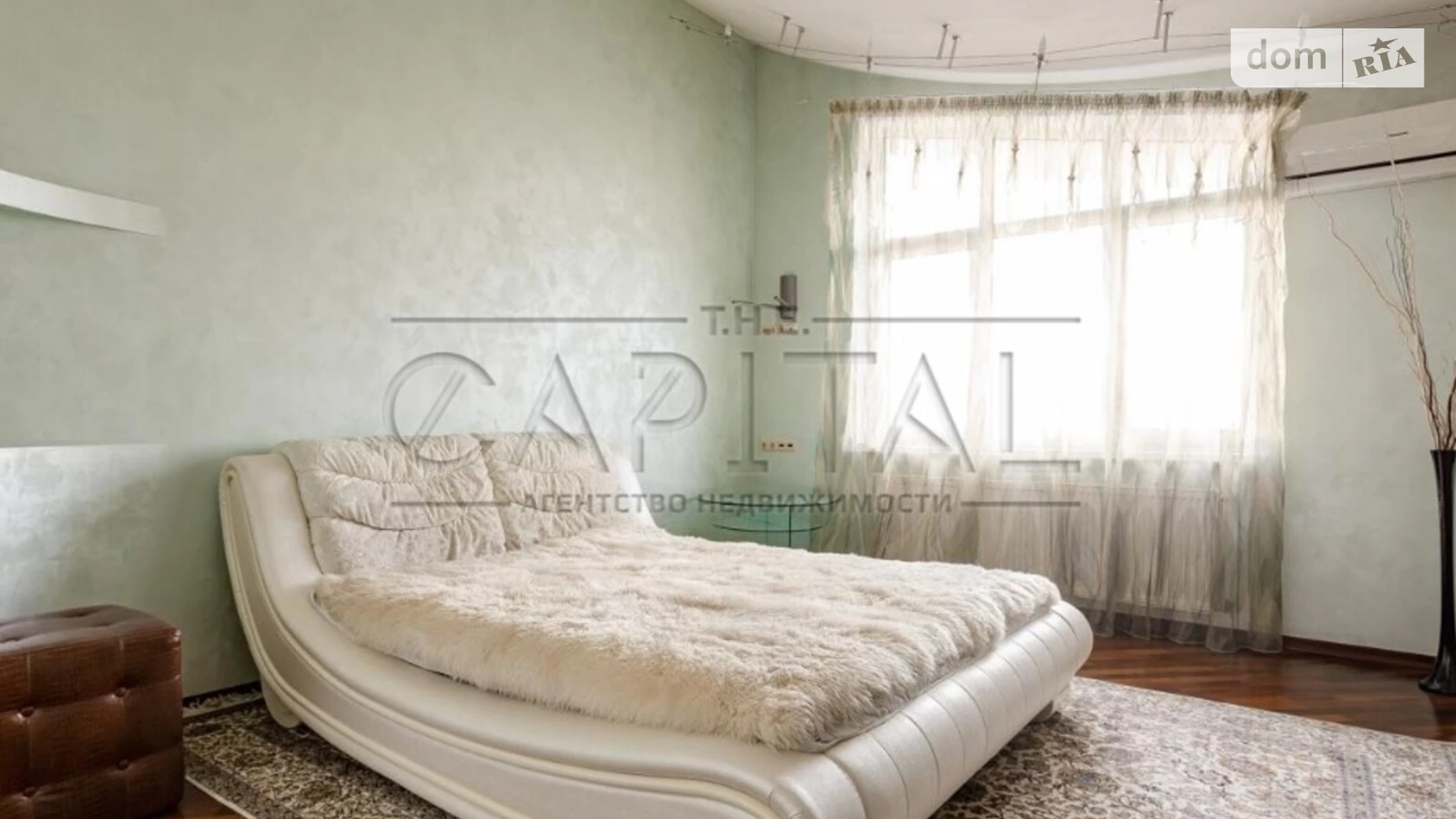 Продается 3-комнатная квартира 185 кв. м в Киеве, пл. Леси Украинки, 7Б