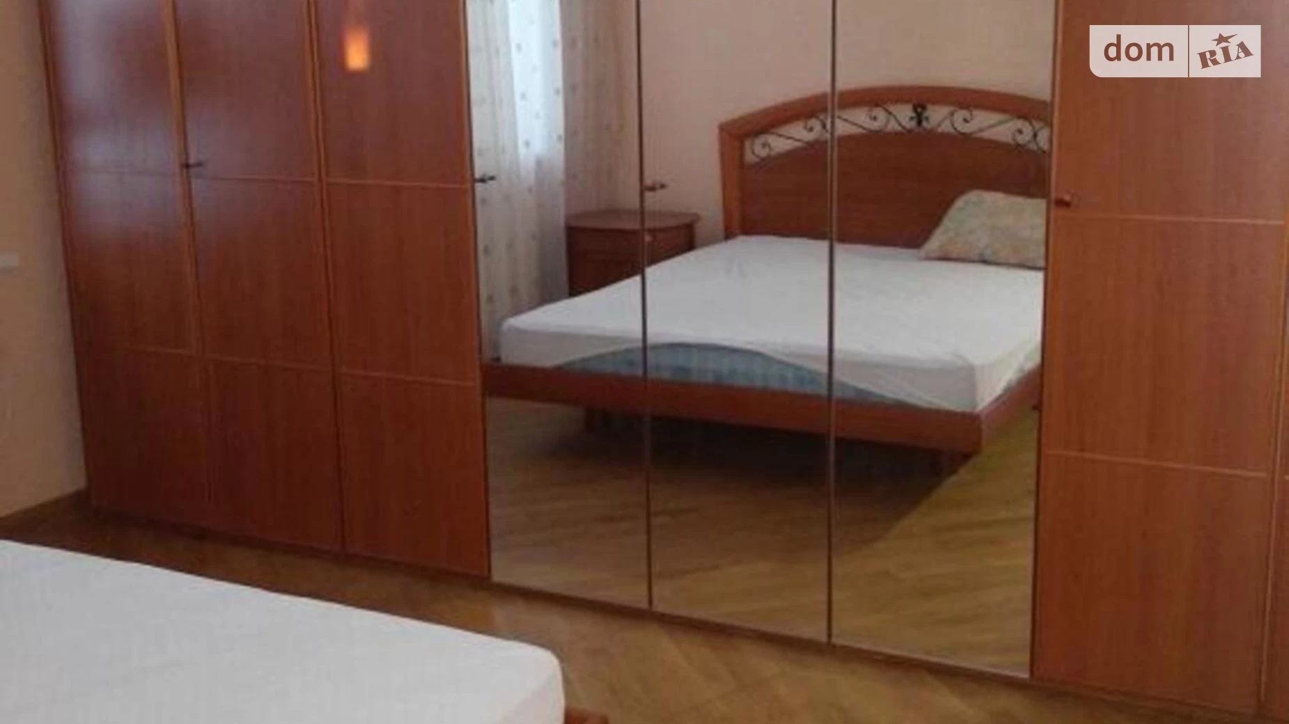 Продается 4-комнатная квартира 105 кв. м в Одессе, бул. Французский