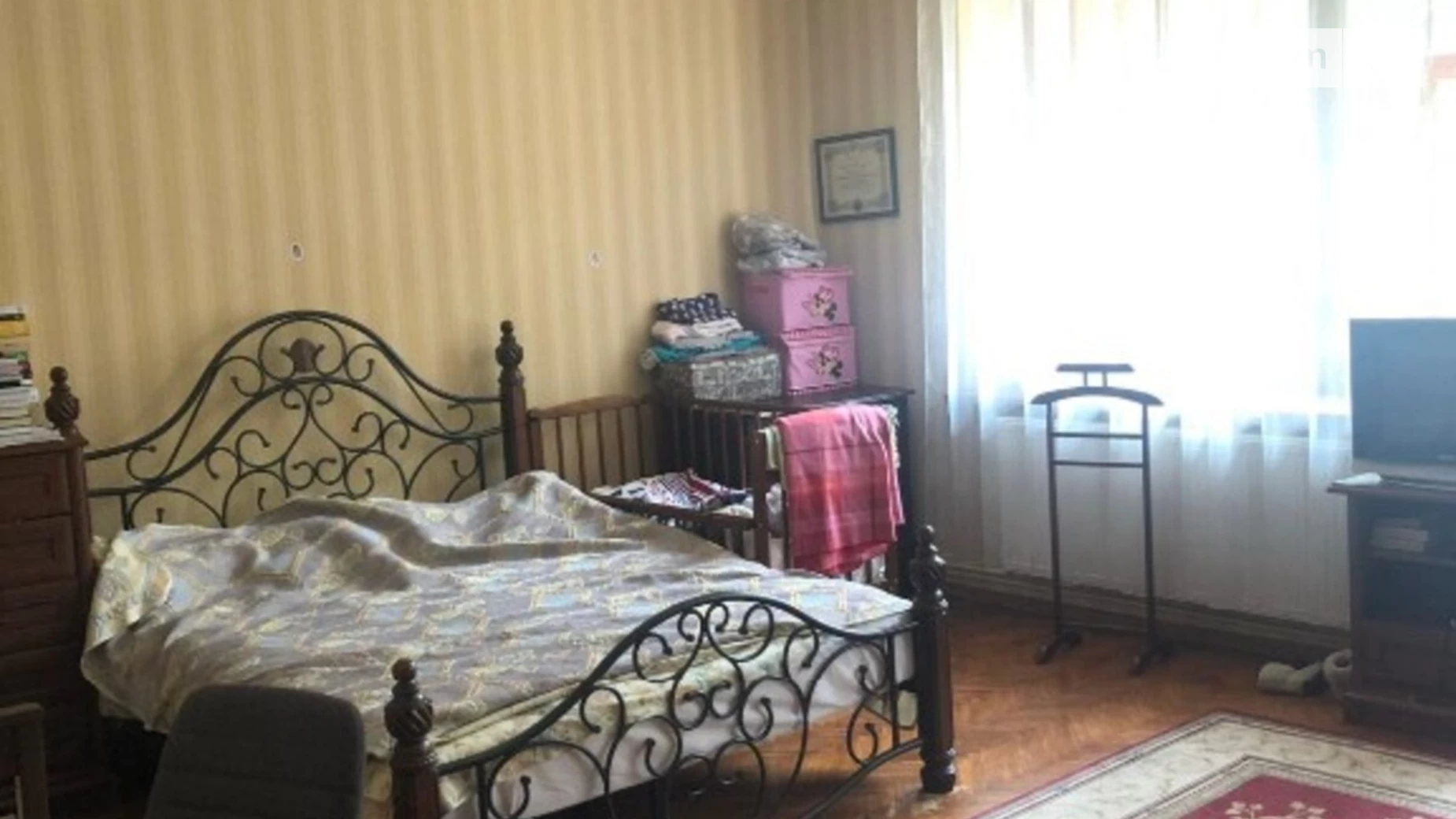 Продается 3-комнатная квартира 87 кв. м в Ивано-Франковске, ул. Ивана Мирона