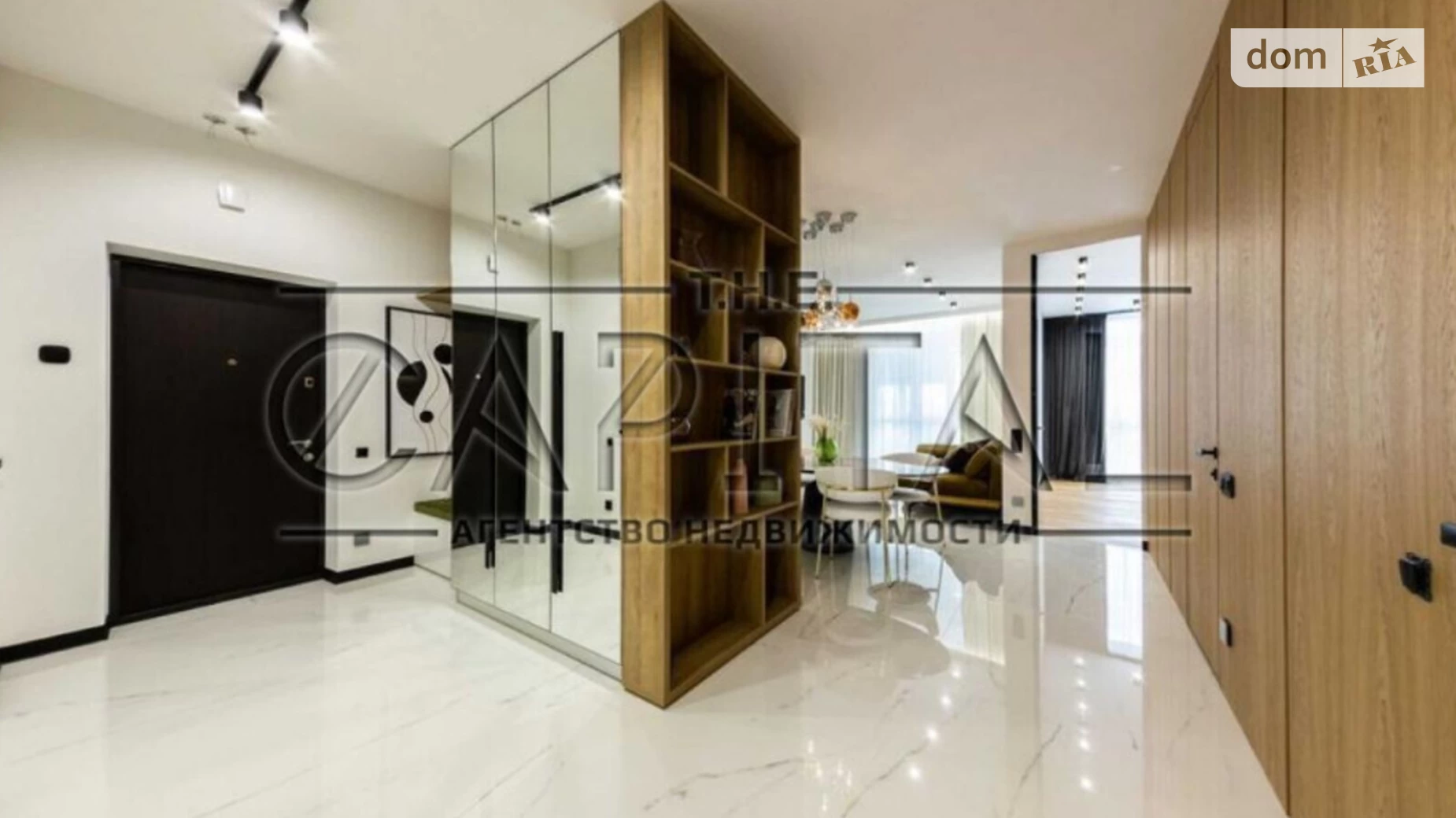 Продается 3-комнатная квартира 120 кв. м в Киеве, ул. Маккейна Джона