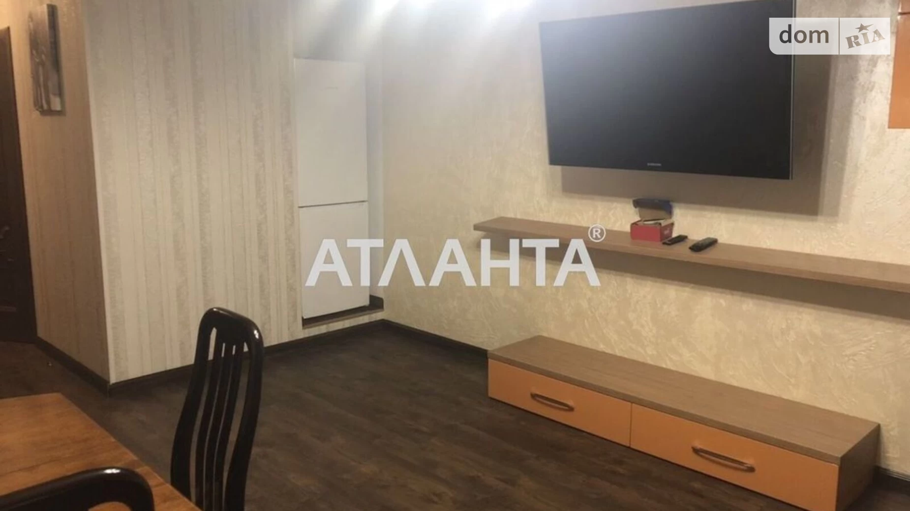 Продается 1-комнатная квартира 53.4 кв. м в Одессе, ул. Дюковская, 5