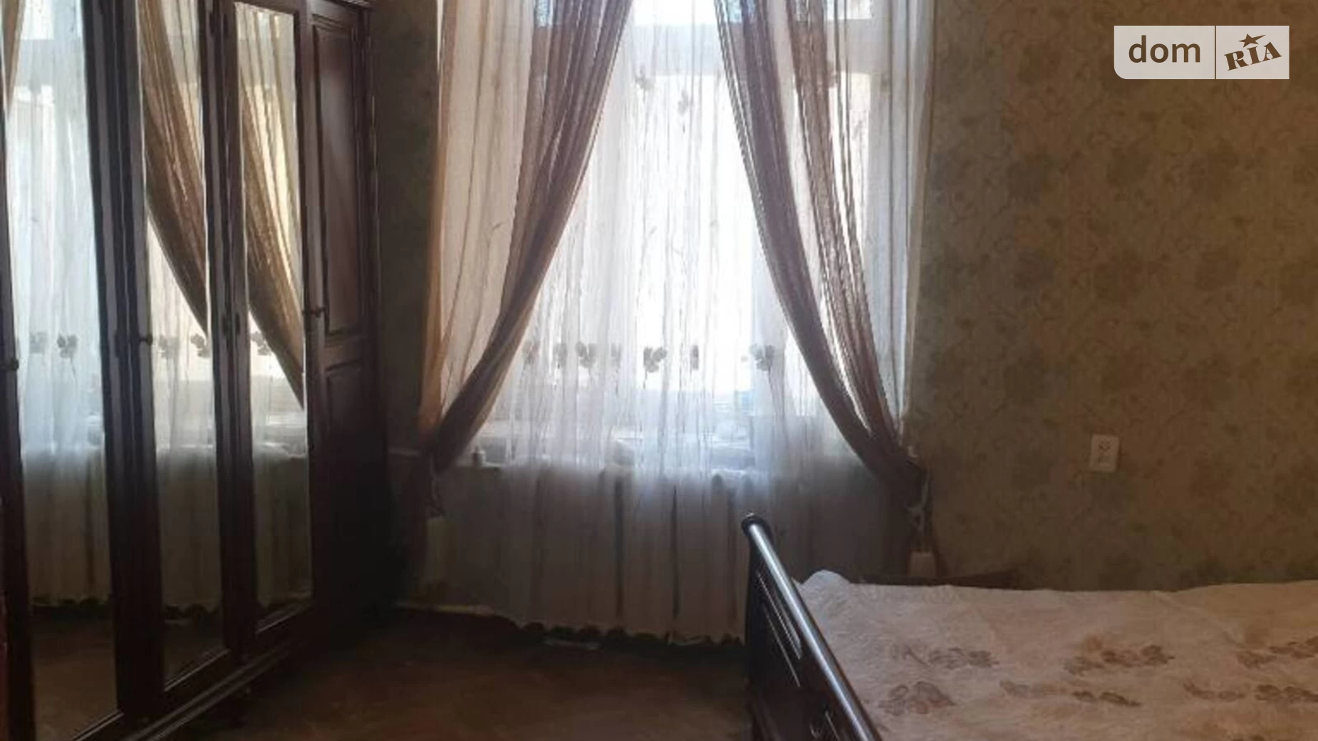 Продается 6-комнатная квартира 300 кв. м в Одессе, ул. Базарная