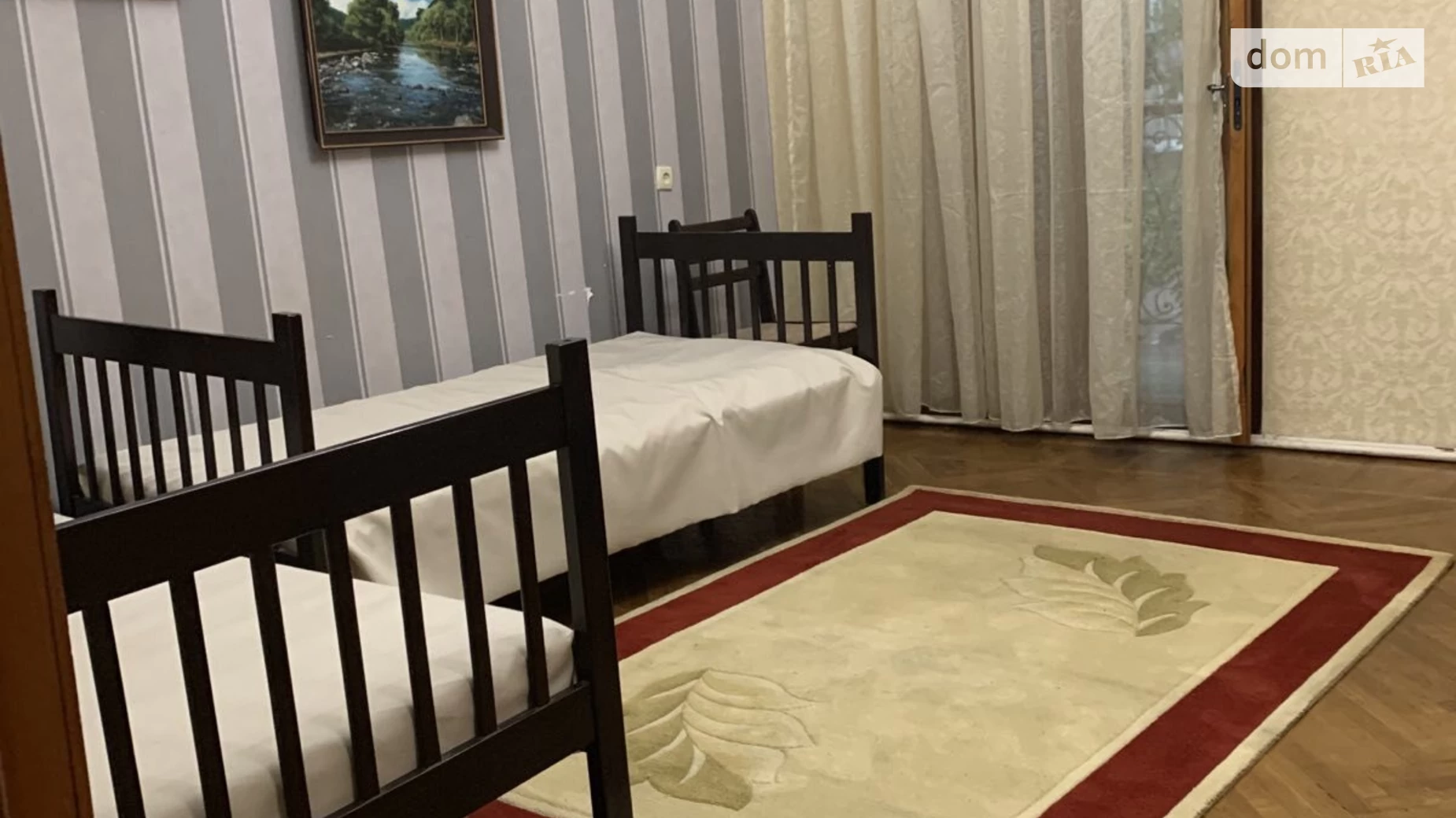 Продается 3-комнатная квартира 186 кв. м в Одессе, ул. Базарная
