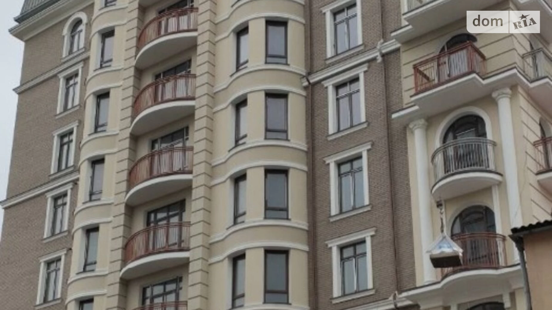 Продається 3-кімнатна квартира 126 кв. м у Одесі, вул. Бориса Літвака
