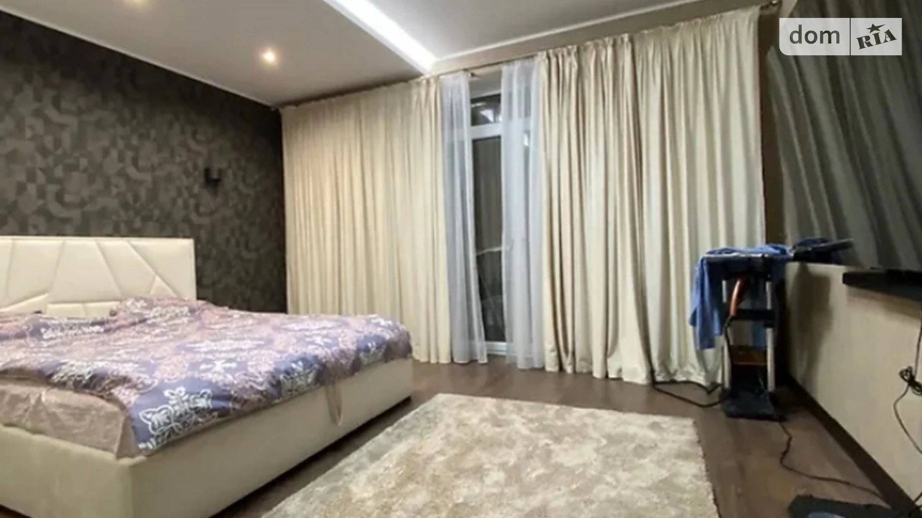 Продается 2-комнатная квартира 110 кв. м в Одессе, ул. Мачтовая