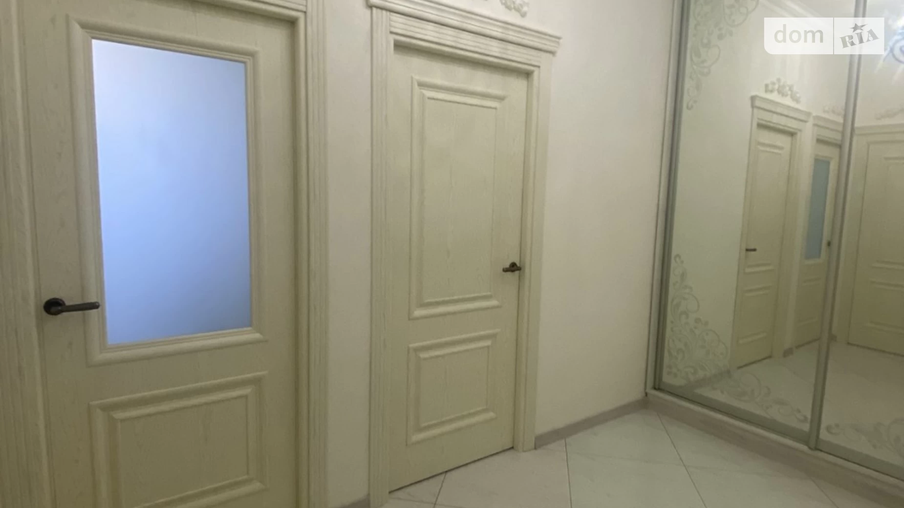 Продается 1-комнатная квартира 47.2 кв. м в Одессе, ул. Осипова