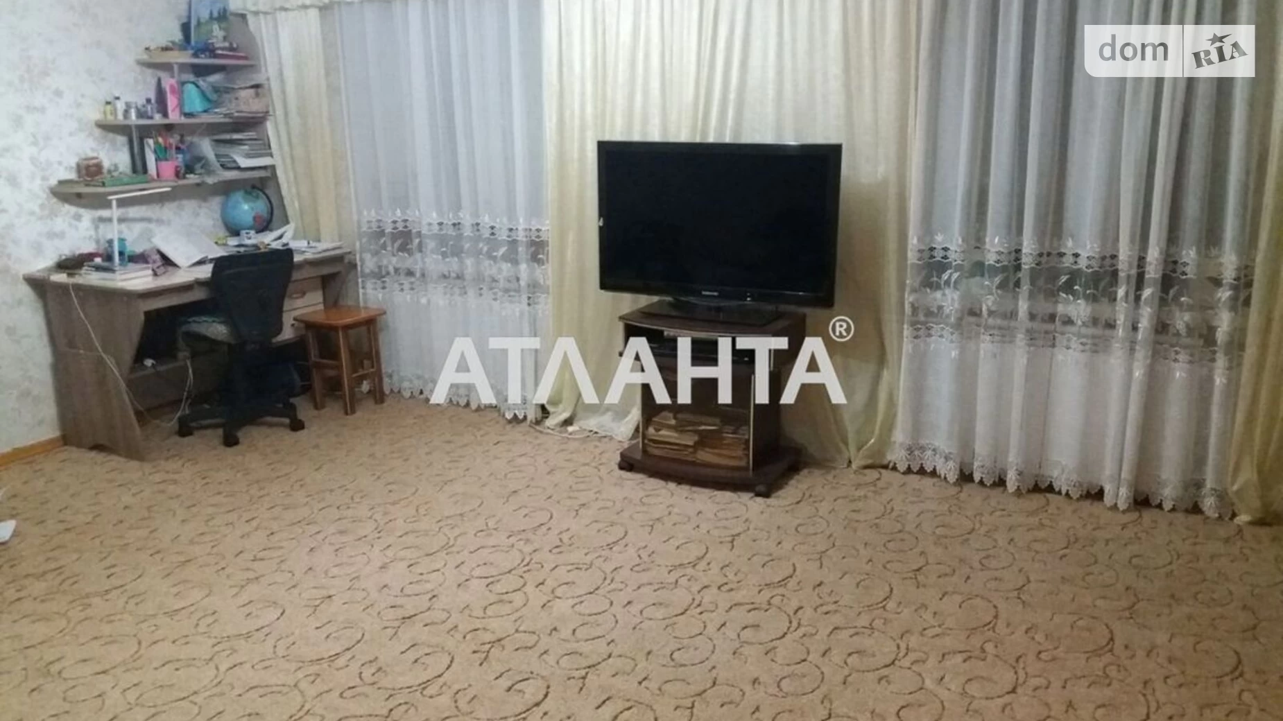 Продається 3-кімнатна квартира 92.2 кв. м у Одесі, вул. Новаторів