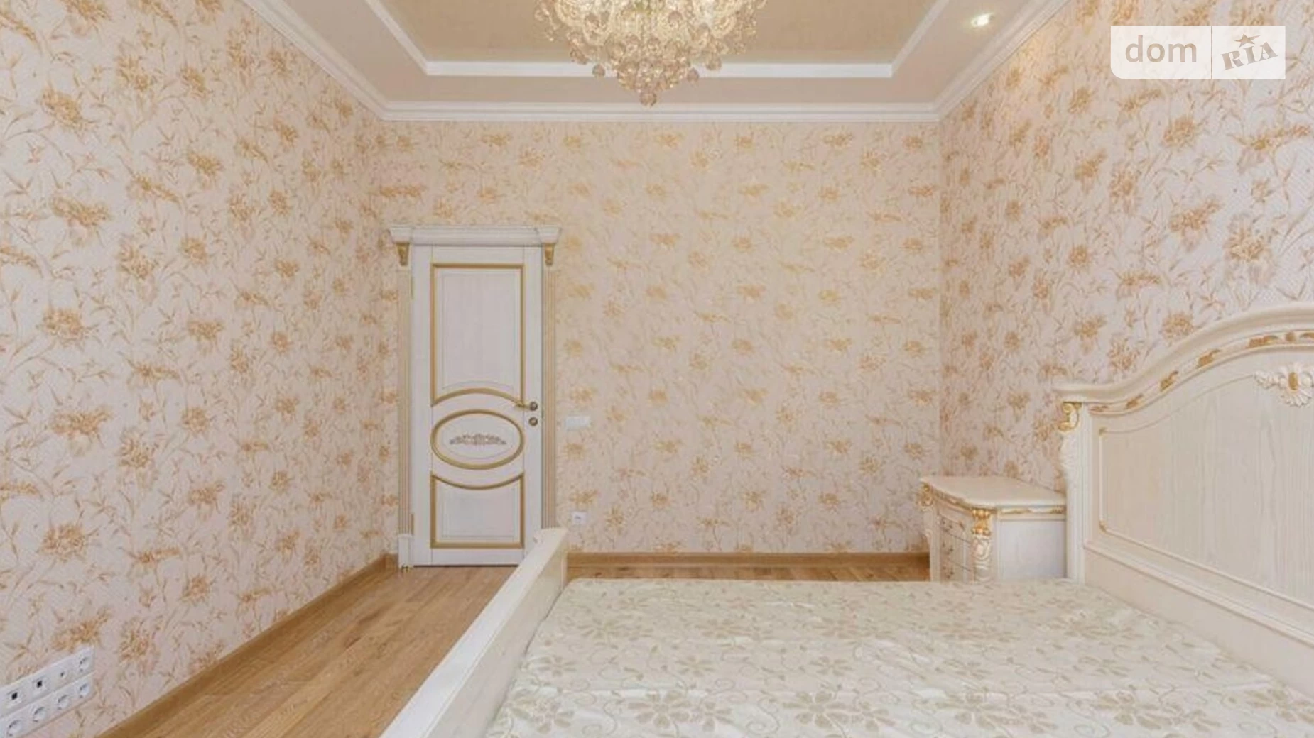 Продается 3-комнатная квартира 95 кв. м в Киеве, ул. Вячеслава Черновола, 29А