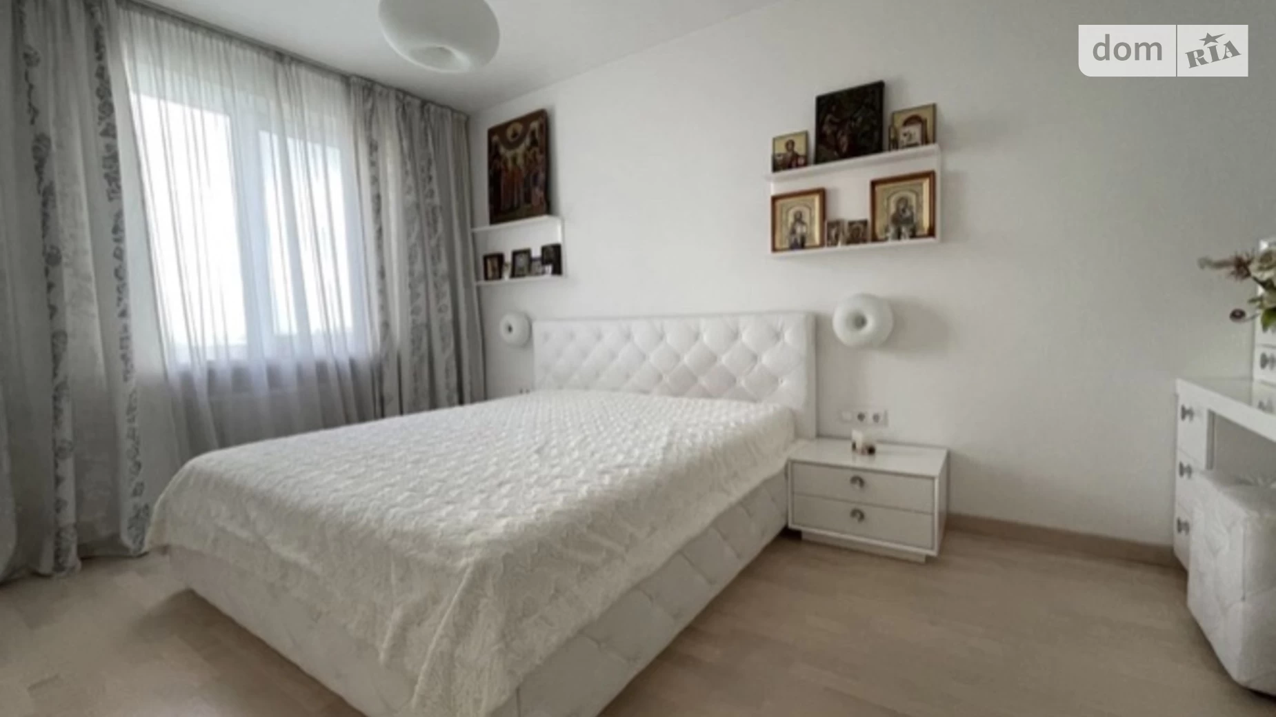 Продается 3-комнатная квартира 80 кв. м в Днепре, ул. Мандрыковская, 136