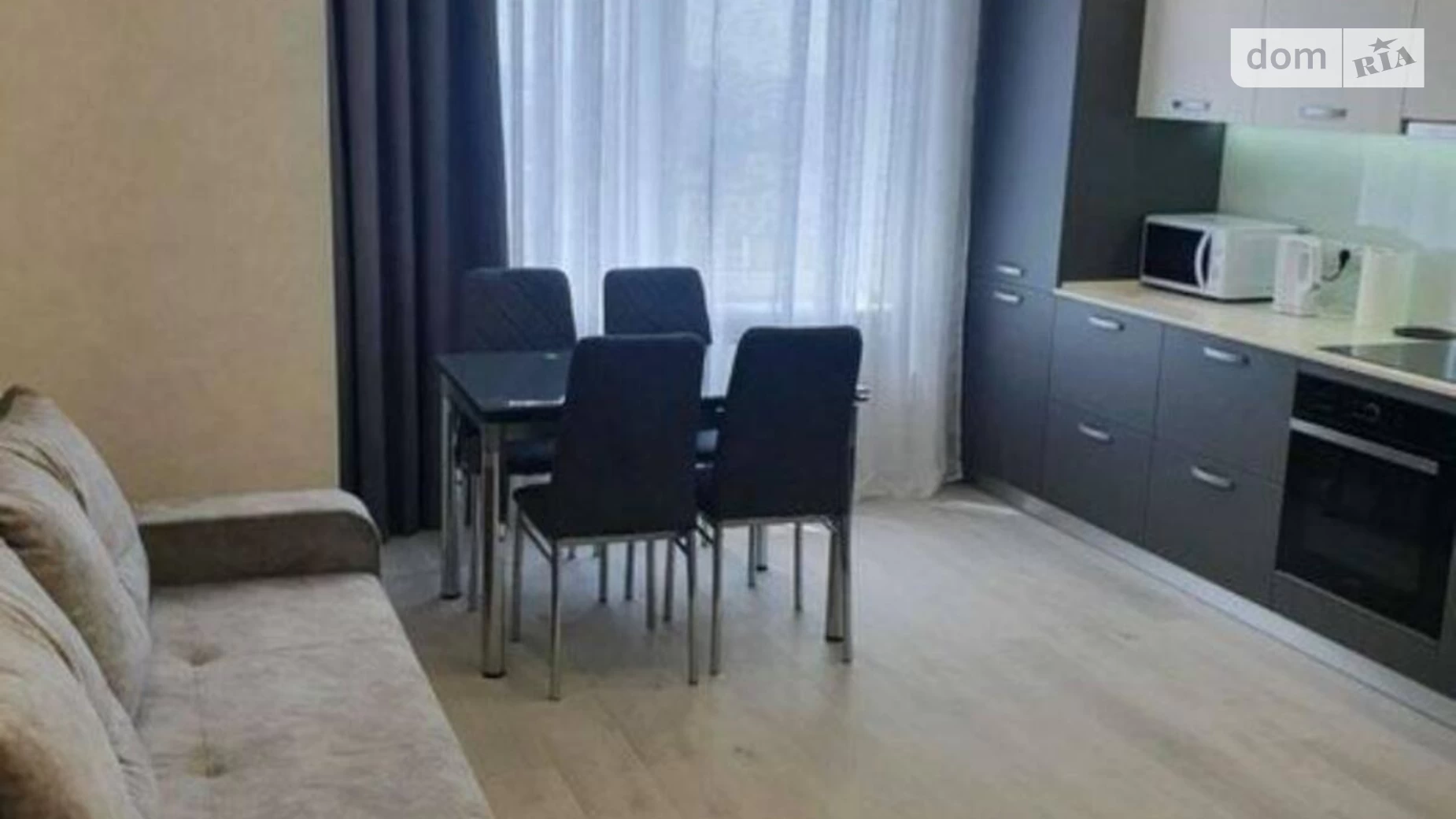 Продается 3-комнатная квартира 65.1 кв. м в Одессе, ул. Генуэзская
