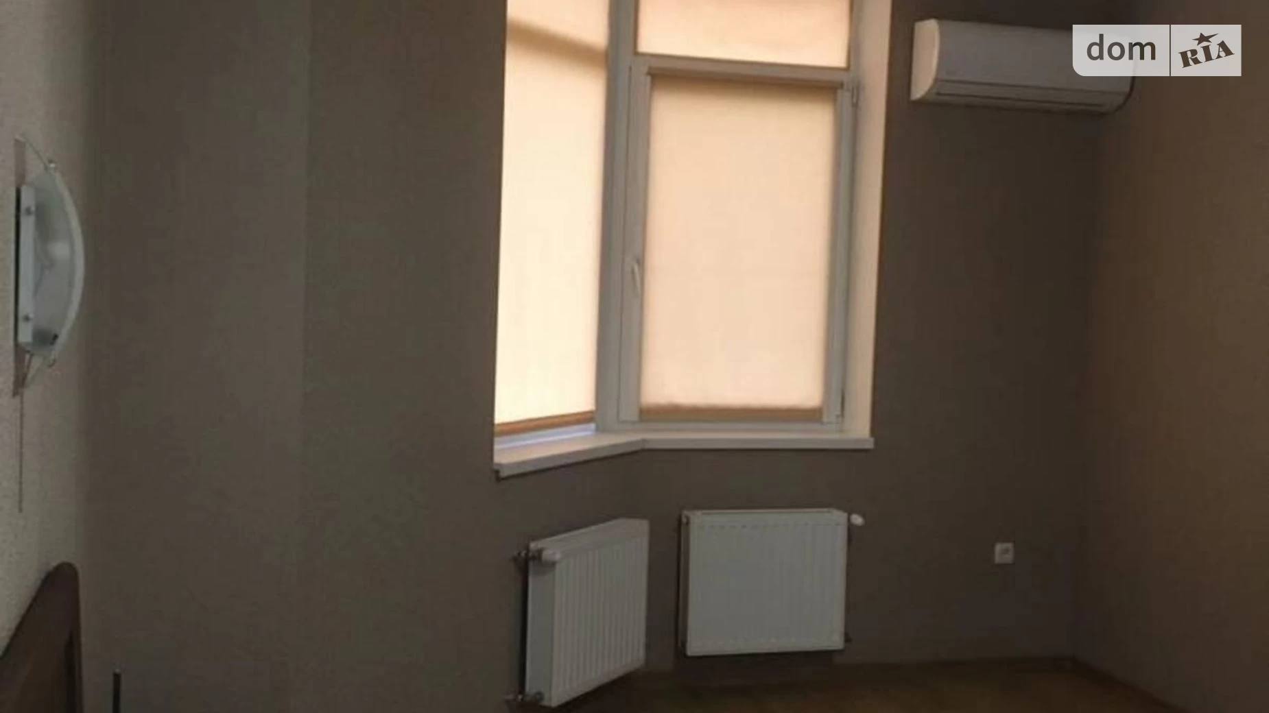 Продається 1-кімнатна квартира 43.7 кв. м у Одесі, вул. Проценка