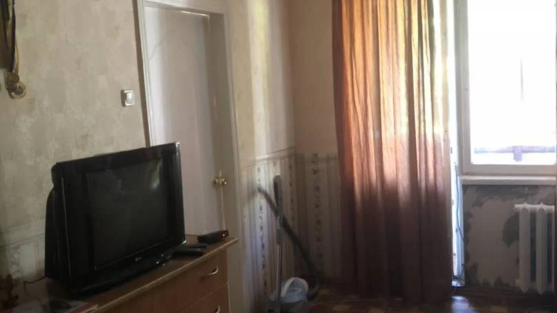 Продается 3-комнатная квартира 50 кв. м в Одессе, ул. Радостная