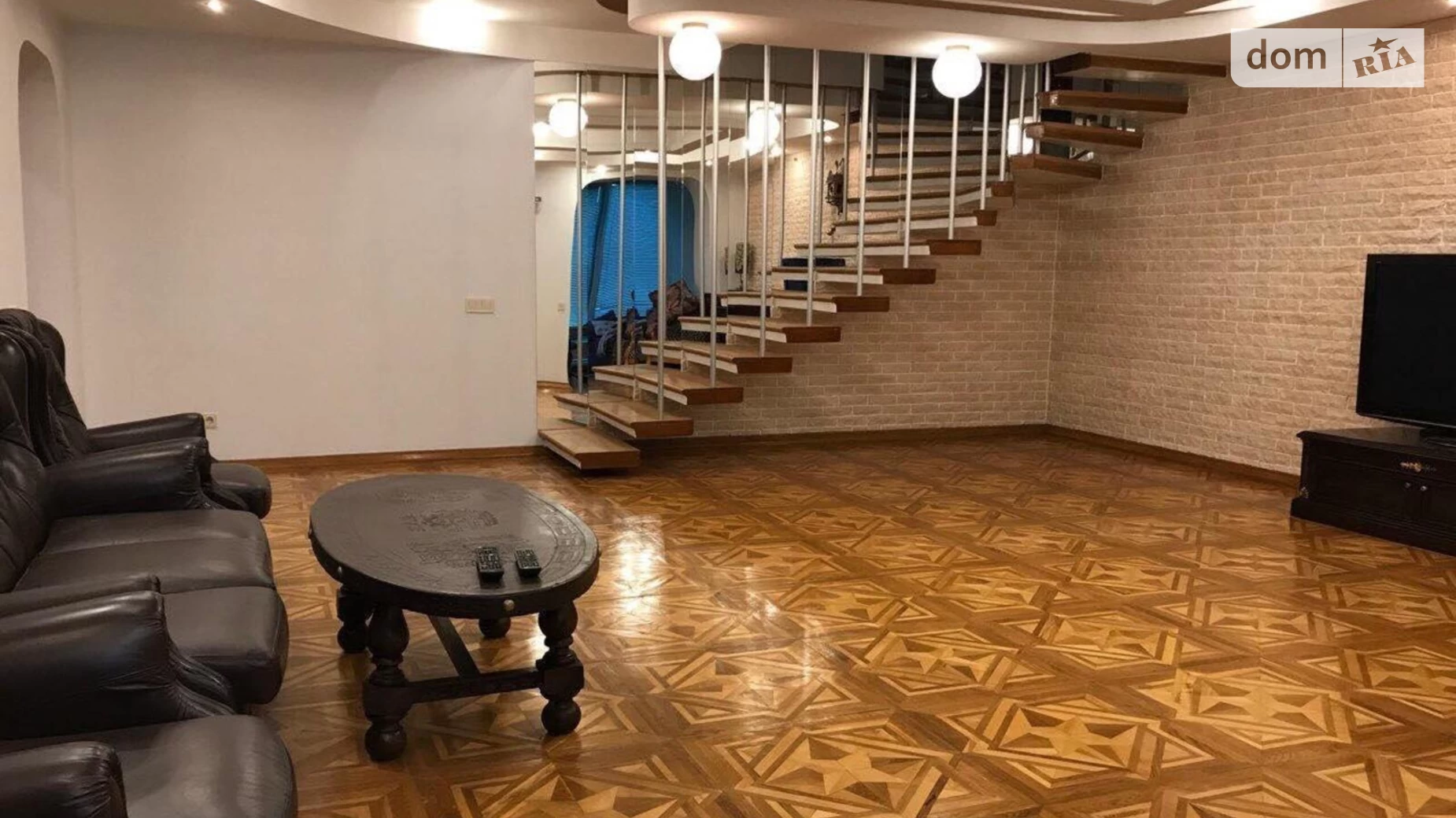 Продается 5-комнатная квартира 178 кв. м в Киеве, ул. Лукьяновская, 63