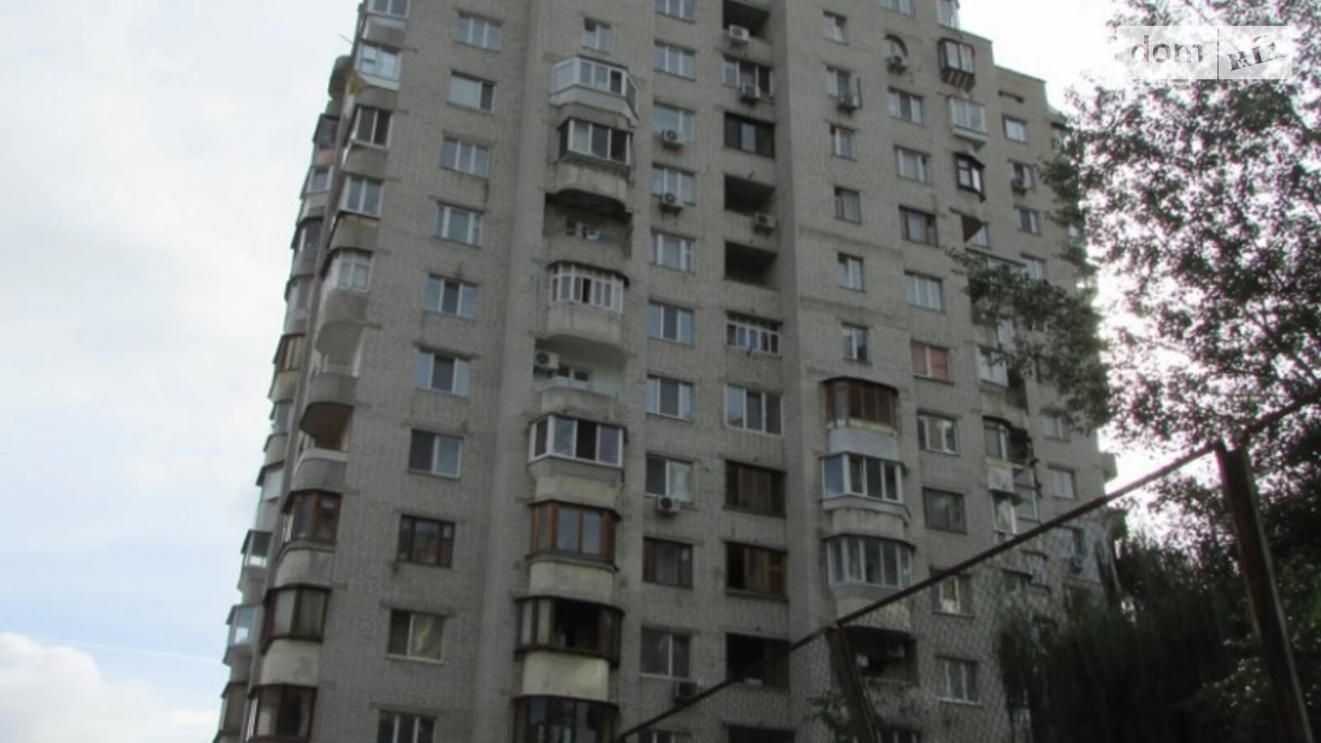 Продается 1-комнатная квартира 74 кв. м в Киеве, просп. Лобановского, 128