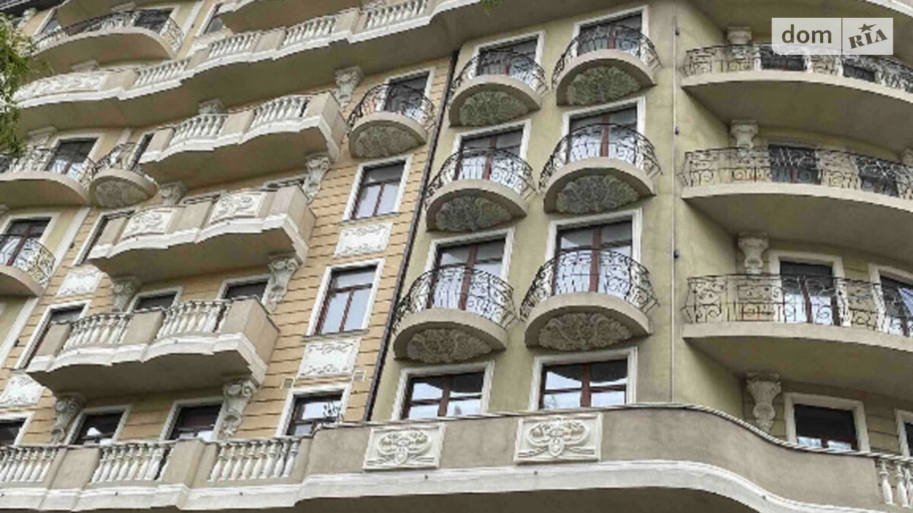 Продается 4-комнатная квартира 181 кв. м в Одессе, спуск Военный