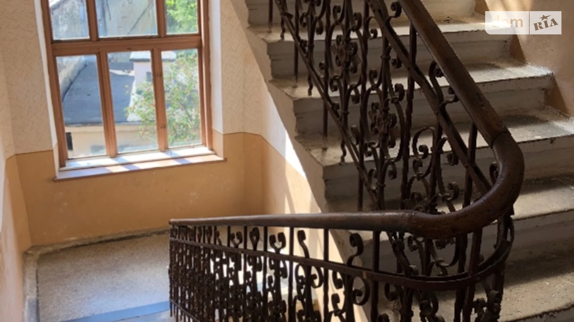 Продается 3-комнатная квартира 103 кв. м в Черновцах, ул. Героев Майдана - фото 3
