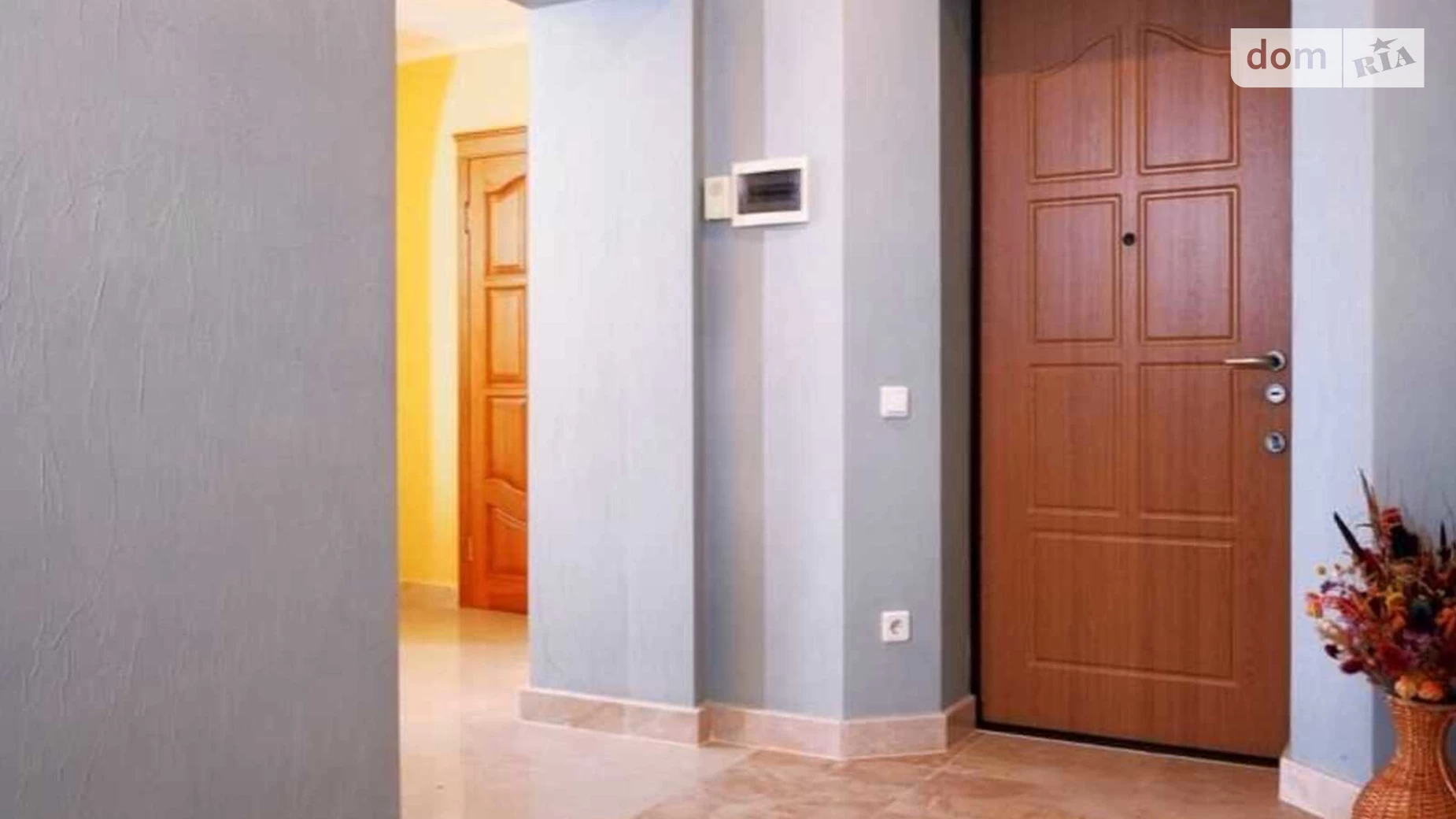 Продается 4-комнатная квартира 178 кв. м в Полтаве, ул. Леваневского